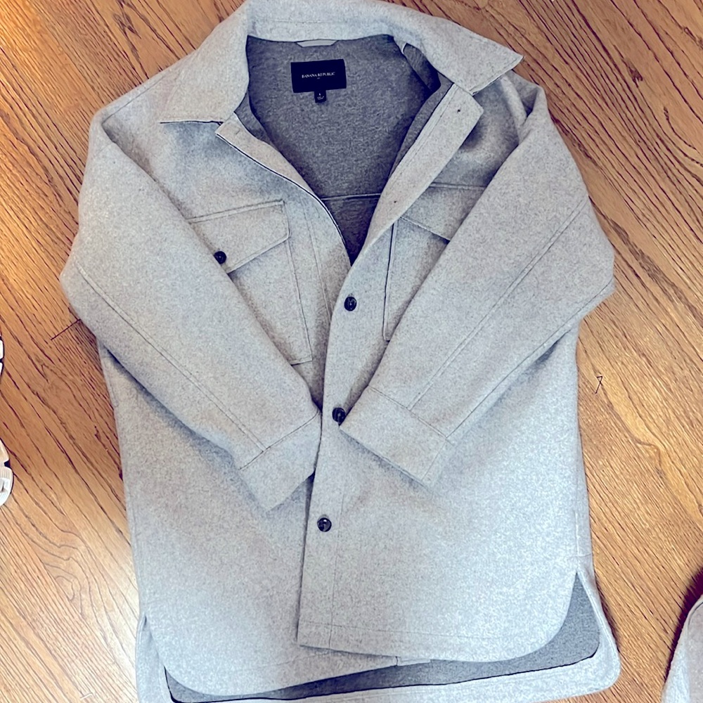 Gray Shirt - jacket (shacket) L Banana Republic
